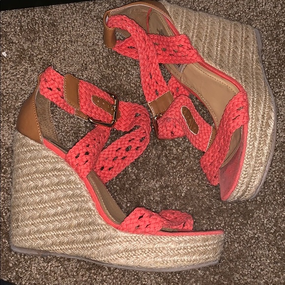 Steve Madden Magestee Coral Wedges - Picture 3 of 6